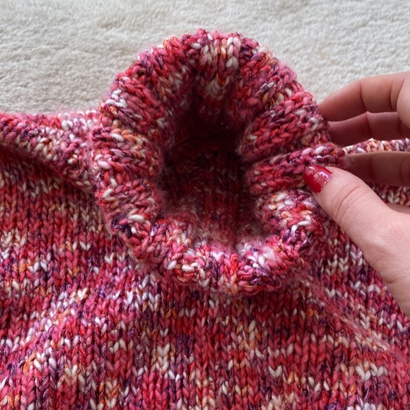 🥭 (4 for $15) ChristieBrooks Pink and purple Childrens Sweater - Picture 6 of 8